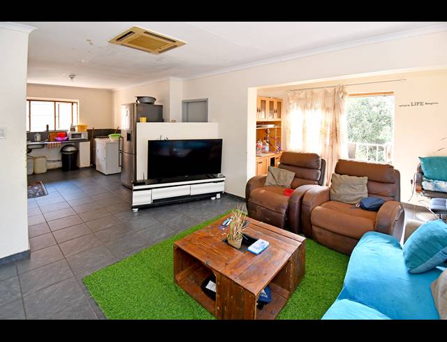 12 BEDROOM HOUSE FOR SALE IN FERNDALE